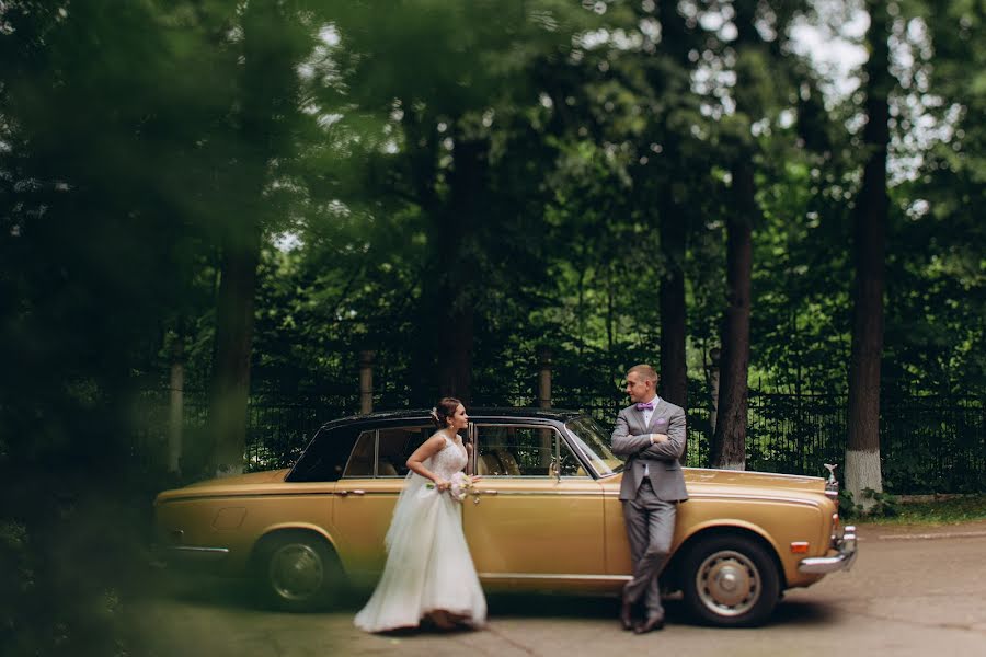 Wedding photographer Oksana Kuchmenko (milooka). Photo of 16 July 2018