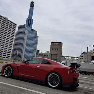 NISSAN GT-R