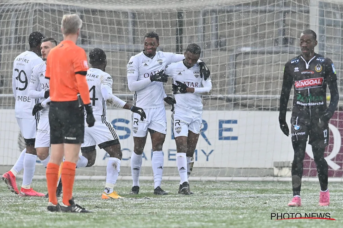 Eupen heeft geen enkele moeite met amateurs van Olympic Charleroi en plaatst zich voor kwartfinale