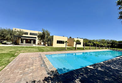 Villa with pool 4