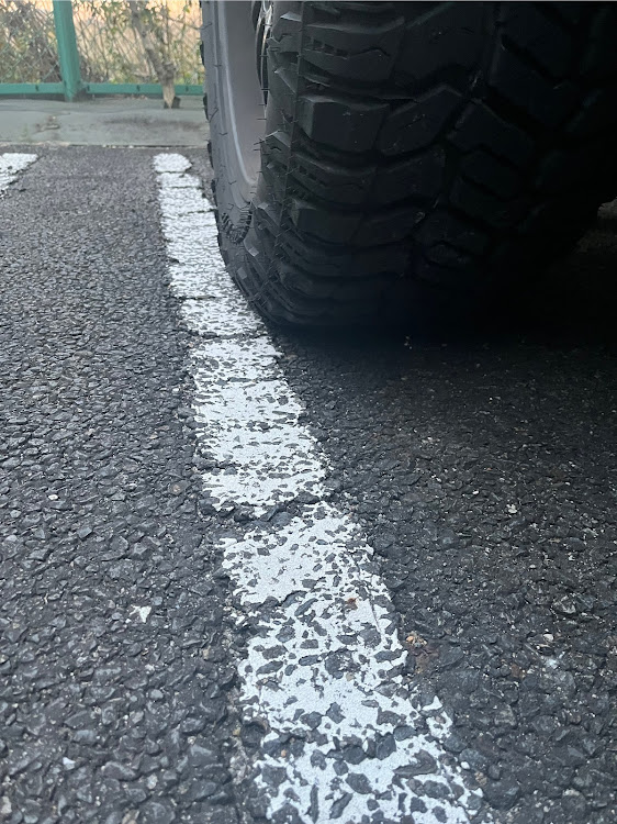 X5のX5 E70・駐車枠ぴったり選手権・ヨンクスタイル・リフトアップ・オーバーフェンダーに関するカスタム事例の投稿画像3枚目