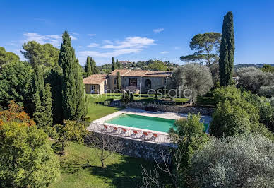 Property with pool and garden 14