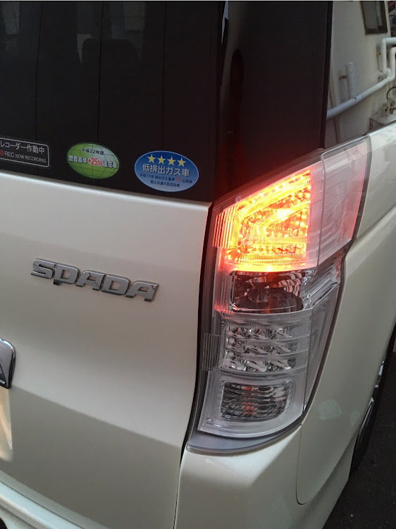 ステップワゴンスパーダの事故車・スライドドア・ヘッドライトカバー・足廻りに関するカスタム事例の投稿画像1枚目