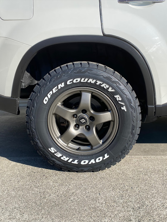 エクストレイルのリフトアップ仕様・TEIN  EnduraPro・968MOTORING・OPEN COUNTRY R/T・BNR32純正ホイールに関するカスタム事例の投稿画像5枚目