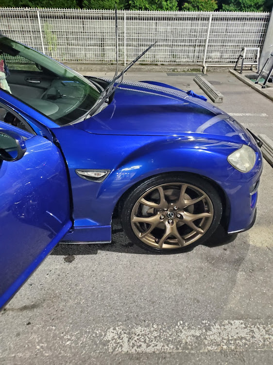 RX-8のヴィヴィオRX-R・洗車・気持ちに余裕を✊に関するカスタム事例の投稿画像1枚目