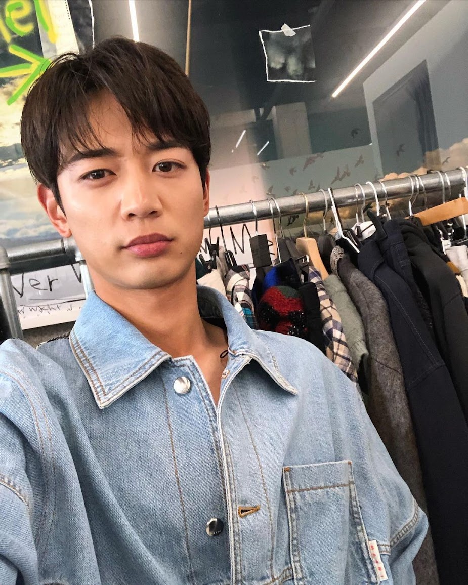 Netizens Are Losing It Over How Ridiculously Hot SHINee Minho's Brother ...