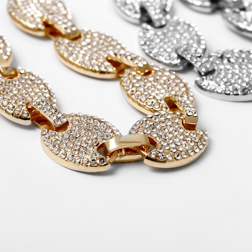 Title 4, Female metal zircon oval necklace