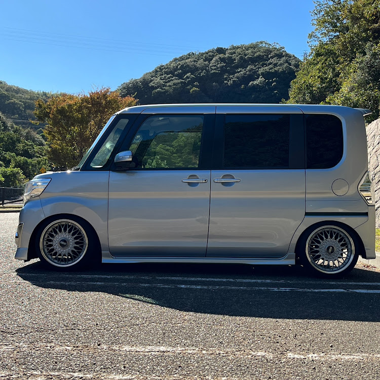 タントカスタムのシルバー車・水洗い・掃除・車熱上がらずとも下がらず・みんなのお気に入り芳香剤が見たいに関するカスタム事例の投稿画像1枚目