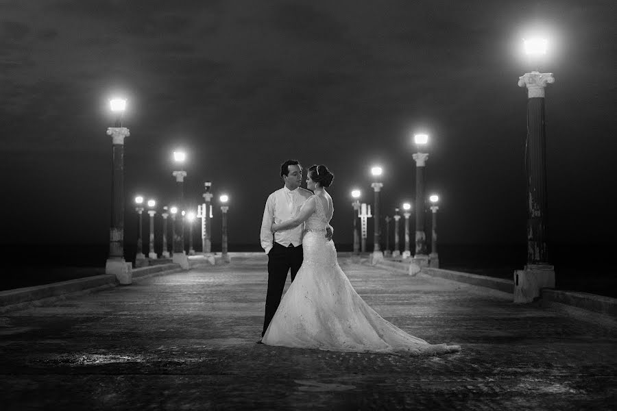 Wedding photographer Alejandro Loeza (alexloeza). Photo of 25 June 2019