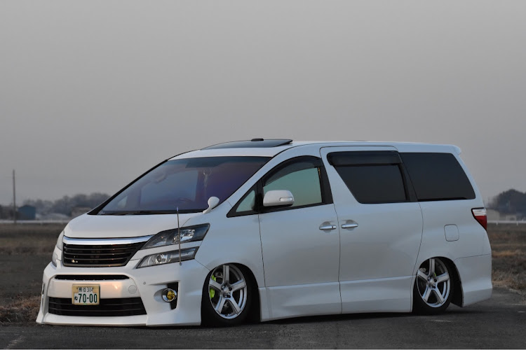 ヴェルファイアのみんなでつくろうホイール図鑑・ホイールコレクションに関するカスタム事例の投稿画像3枚目