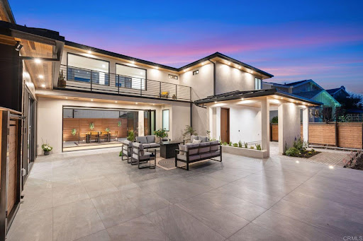 Modern patio with outdoor living area - Prestige house for rent in La Jolla, 1 bedroom