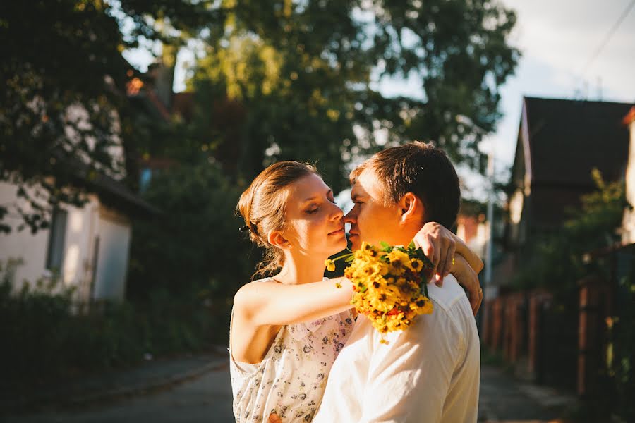 Fotograful de nuntă Yuliya Bahr (ulinea). Fotografia din 13 octombrie 2014