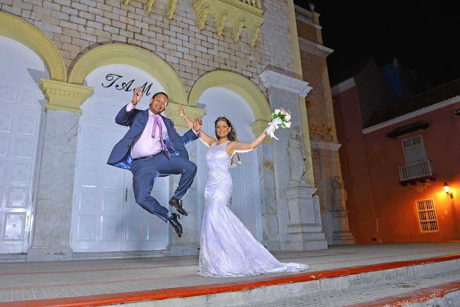 Wedding photographer Denix Canacue (canacue). Photo of 16 April 2015