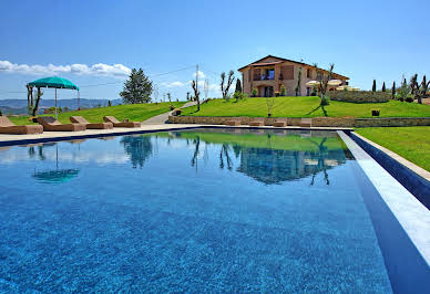 Villa with pool and garden 2