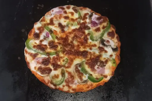 Shan Of Dilli Onion And Capsicum Pizza