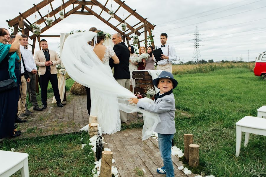 Fotógrafo de casamento Olga Roskina (fotozaz). Foto de 23 de março 2018