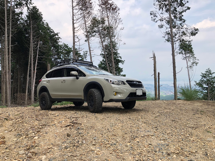 XVのsubie・リフトアップ・ドライブ・そろそろ洗車しないとヤバい・山はいいぞに関するカスタム事例の投稿画像1枚目