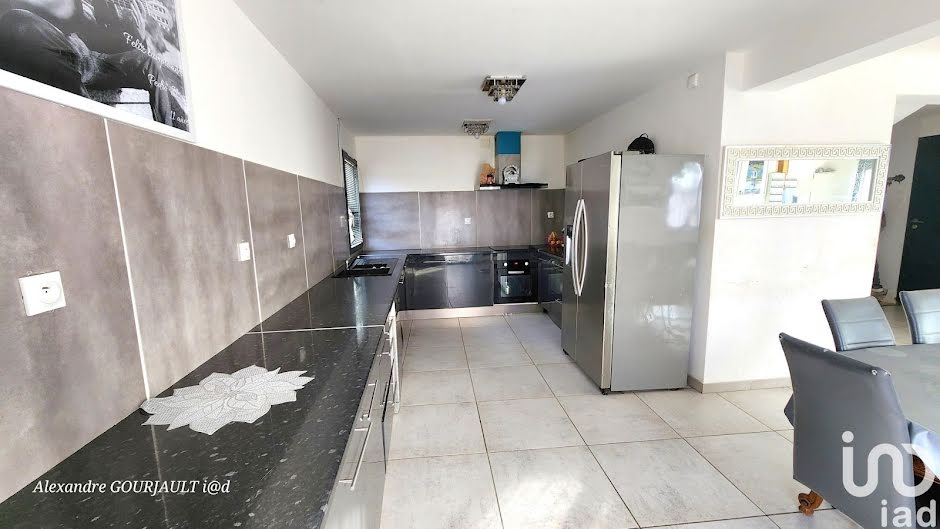 Vente maison 9 pièces 142 m² à Narbonne (11100), 250 000 €