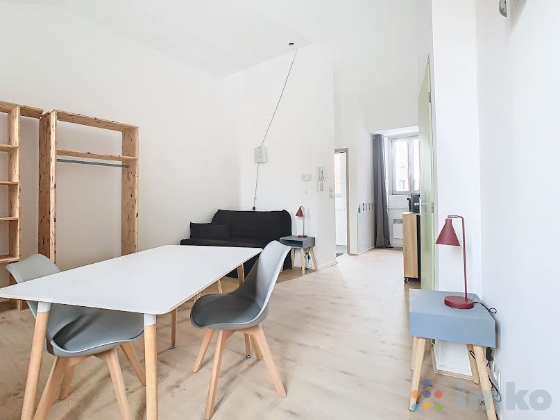 Location meublée appartement 1 pièce 30 m² à Lille (59000), 640 €