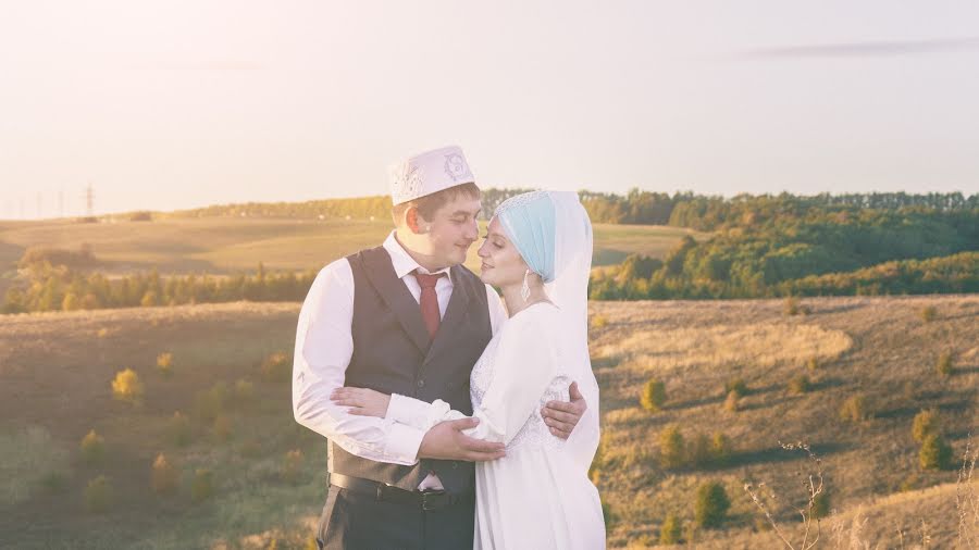 Fotógrafo de casamento Lenar Yarullin (yarullinlenar). Foto de 18 de maio 2019