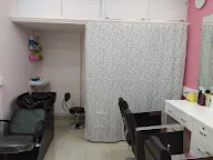 Amaaya Hair N Beauty Salon & Classes photo 2