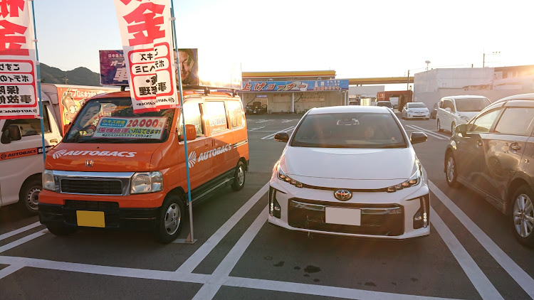 プリウスPHVのIKEAの駐車場・オートバックス車両・アップガレージに関するカスタム事例の投稿画像5枚目