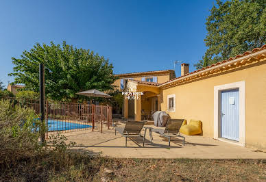 Maison avec piscine et terrasse 5