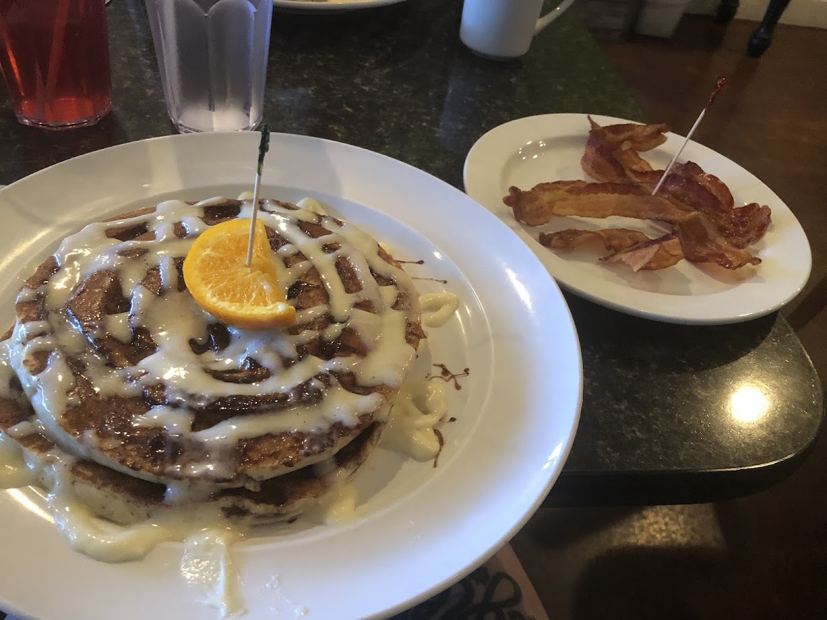 Omg soooo good gf cinnamon roll pancakes