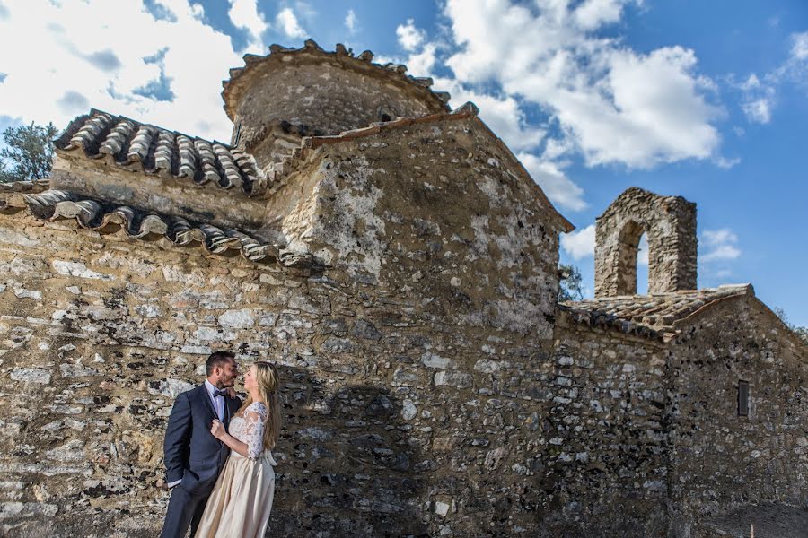 Hochzeitsfotograf Kostas Mathioulakis (mathioulakis). Foto vom 2. April 2018