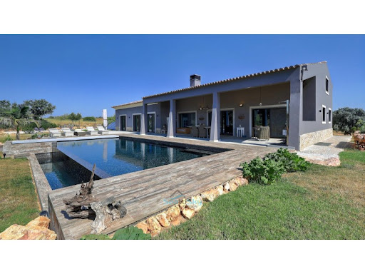 Maison avec piscine et jardin 3