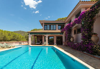 Maison avec jardin et terrasse 3