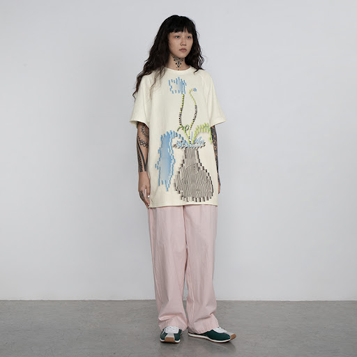 Title 2, Womens Fashion Short Sleeve Digital Vase T-Shirt