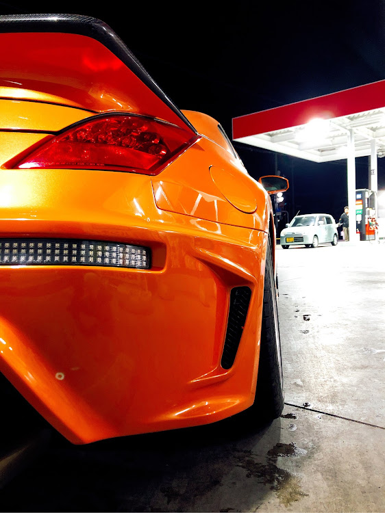フェアレディZの洗車してない・ガソスタ・盛れる・Z33に関するカスタム事例の投稿画像1枚目