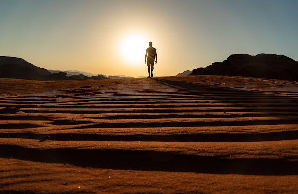 Quando c'è una meta anche il deserto diventa strada di Giovanni Coste