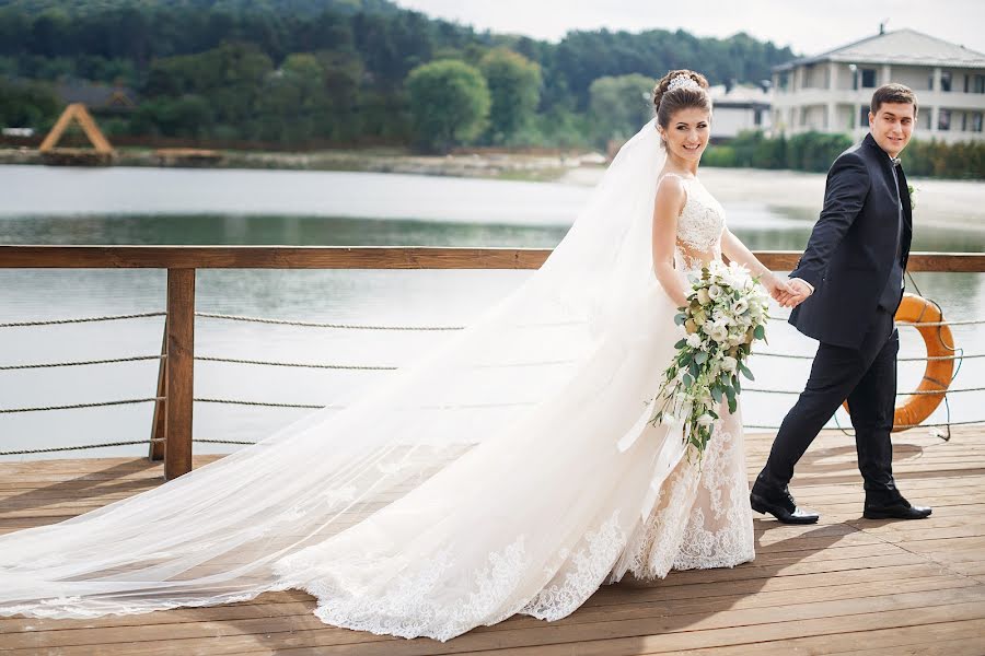 Fotógrafo de casamento Vitaliy Kadykalo (kadykalo). Foto de 17 de janeiro 2017