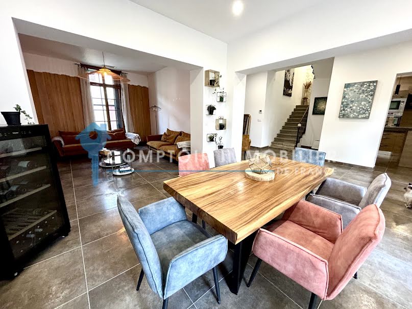 Vente maison 7 pièces 207 m² à Beauvoisin (30640), 335 000 €