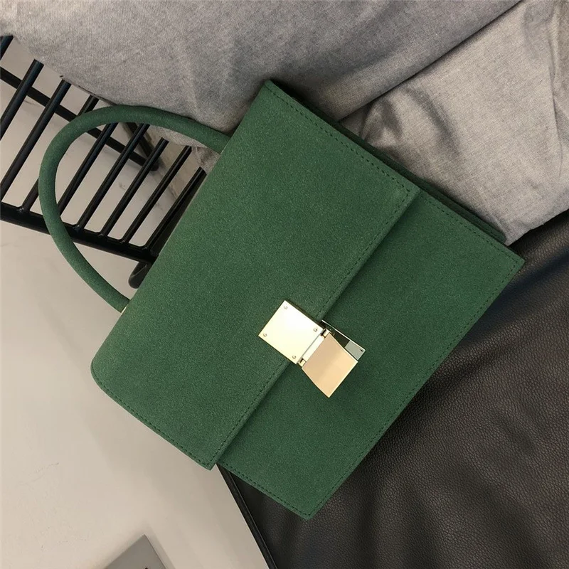 Bolsa de Ombro Feminina de Couro Nubuck Bolsa de Mão para Mulheres Design Sofisticado e Confortável Perfeita para o Dia a Dia e Eventos Especiais