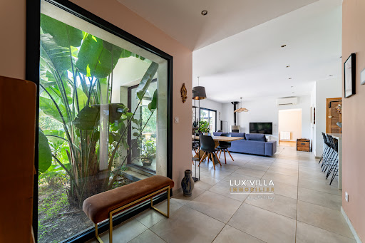 Villa avec piscine et jardin 3