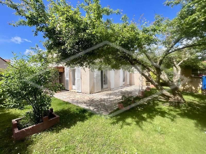 Vente maison 5 pièces 95 m² à Combs-la-Ville (77380), 350 000 €