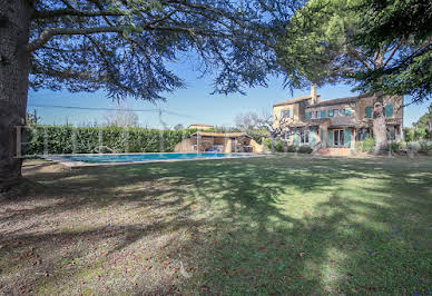 Maison avec piscine et terrasse 2