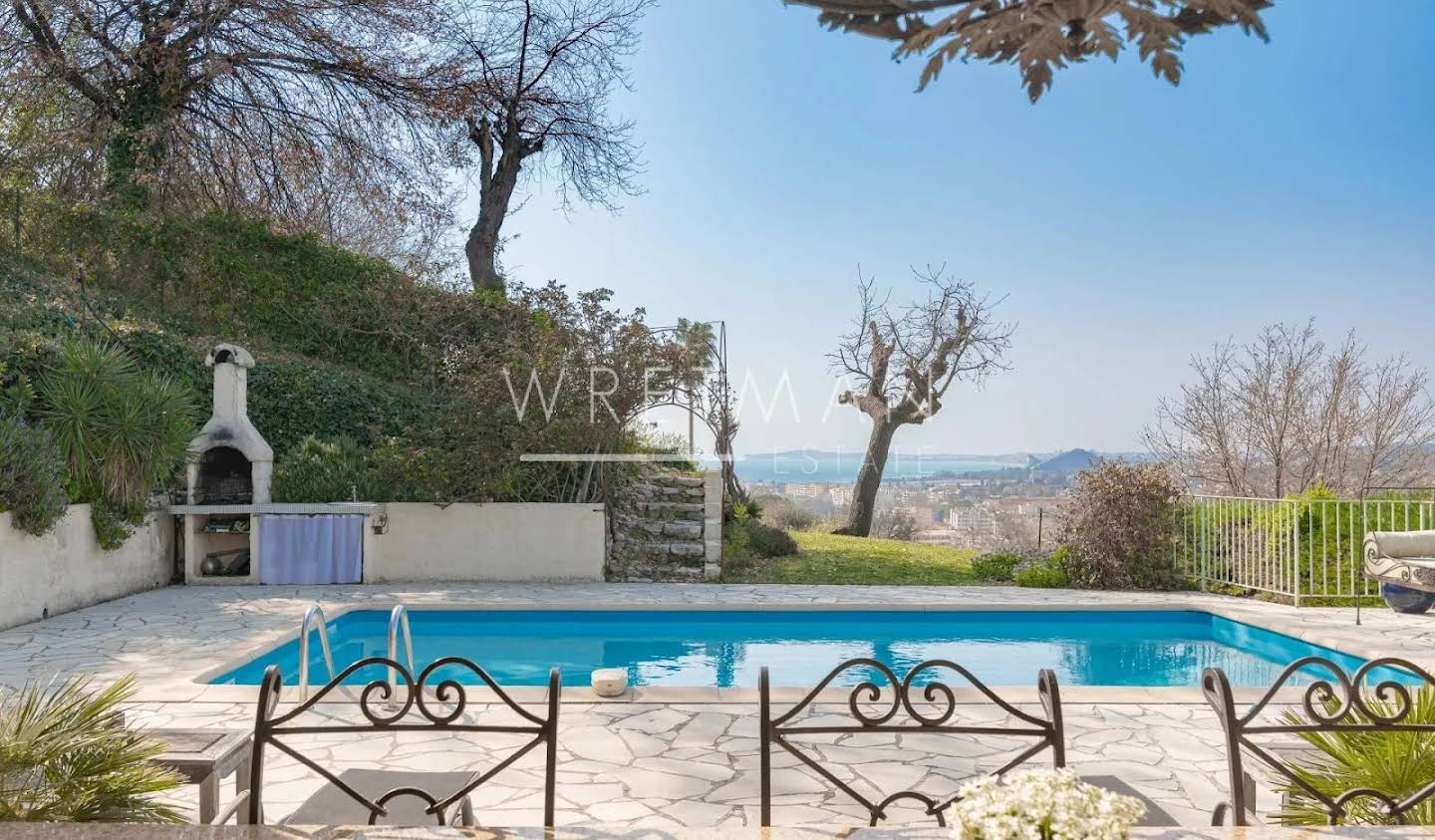 House with pool and garden Cagnes-sur-Mer