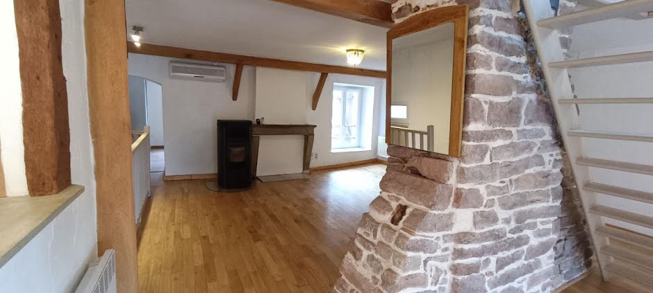 Vente appartement 5 pièces 114.85 m² à Luxeuil-les-Bains (70300), 80 000 €