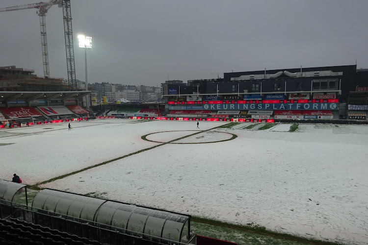 La neige est arrivée à la côté belge mais Ostende-Courtrai devrait avoir lieu