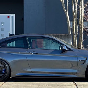 M4 クーペ F82