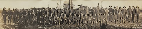 Uit de verzameling groespfoto's van W. M. Hunt<br />
'Miners, Milford Mines, Crosby, Minneapolis, n.d.<br />
By ‘Palmquist for Nelson Sisters’<br />
(Courtesy of Blind Pirate, NYC)<br />
Copyright Rencontres Arles