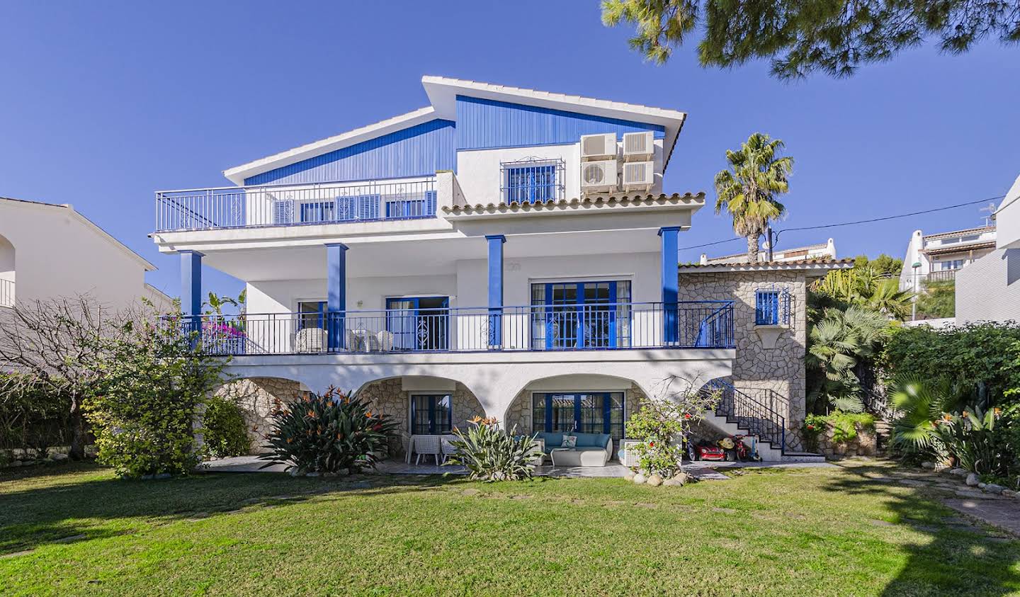 House with pool and garden Sitges