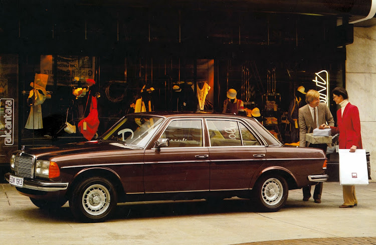 The Mercedes-Benz 'Mexican Hat' wheel seen on a W123.