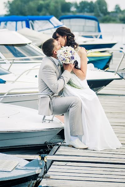 Wedding photographer Elena Milostnykh (shat-lav). Photo of 22 September 2013