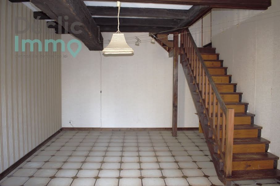 Vente maison 5 pièces 147 m² à Chef-Boutonne (79110), 78 000 €