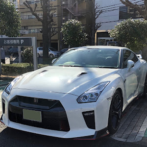 NISSAN GT-R R35